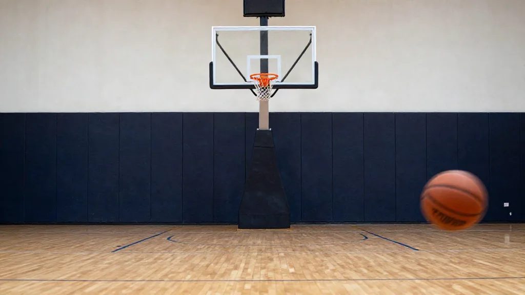 ¿Cuánto mide una canasta de baloncesto? Altura del aro, tablero y qué altura poner en cada categoría