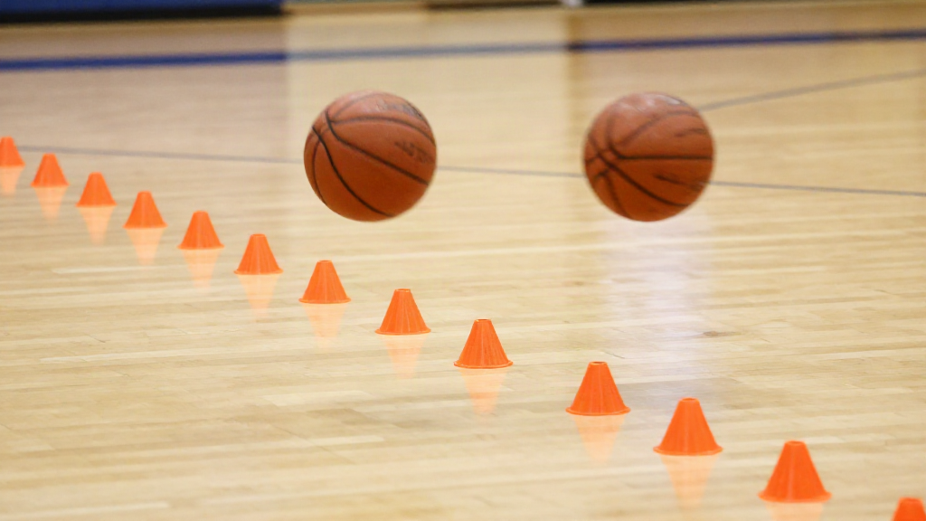 10 ejercicios de bote para mejorar el manejo de balón en baloncesto