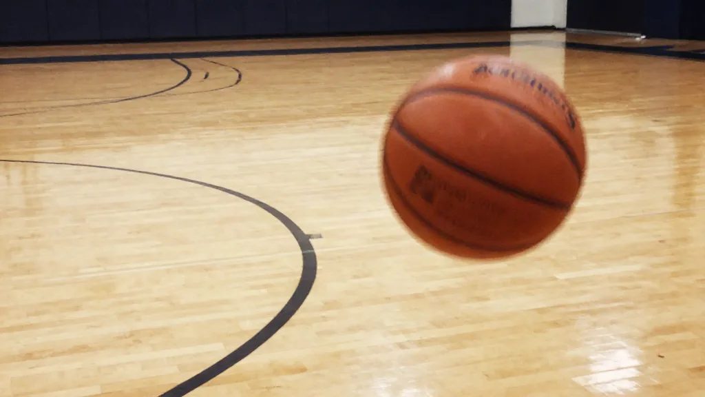 ¿Quién inventó el baloncesto? James Naismith, dos semanas de plazo y trece reglas